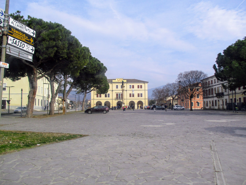Πώς μια μικρή πόλη στην καρδιά της Ιταλίας κατάφερε να νικήσει τον κορωνοϊό