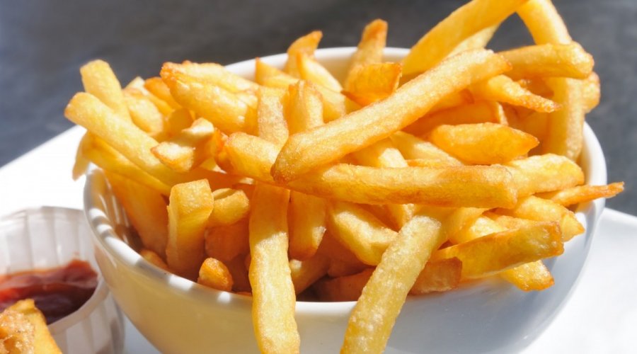 «Πρέπει να τρώτε τηγανητές πατάτες δύο φορές την εβδομάδα» λέει η κυβέρνηση του Βελγίου στους πολίτες της χώρας