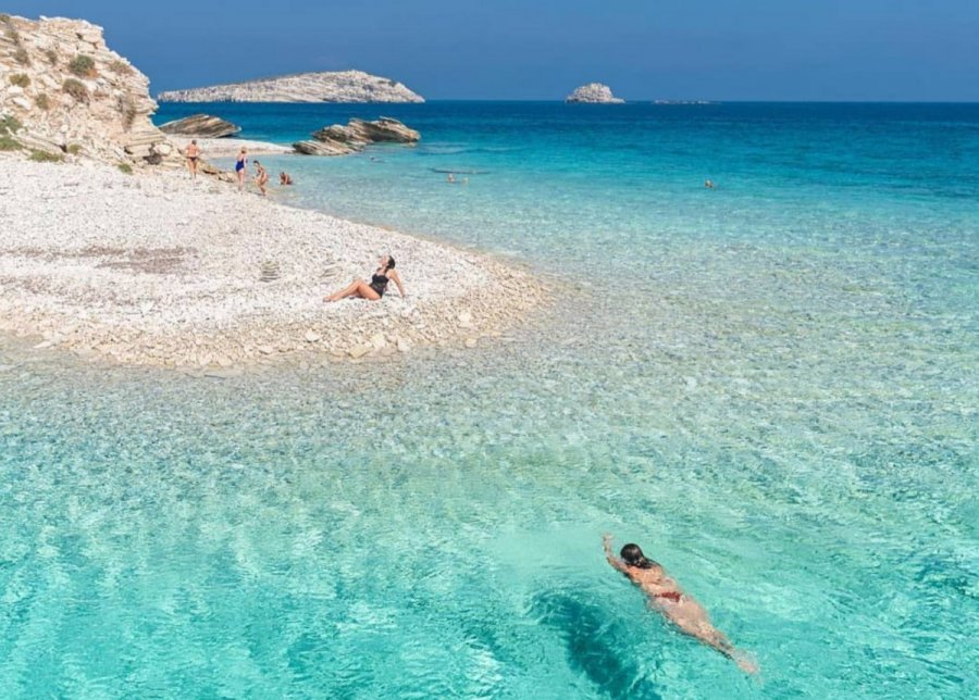 «Ανοσία της θαλάσσης»: Η εξωτική γωνιά της Ελλάδας που οι Σουηδοί προτείνουν για ασφαλείς και ονειρικές διακοπές