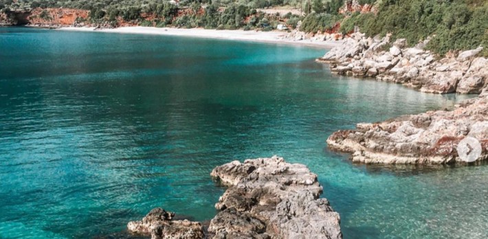 3 παραλίες, 4 ταβέρνες: Το «αθέατο» χωριό που αγνοούν οι τουρίστες είναι το πιο καθαρό στην Ελλάδα [εικόνες]