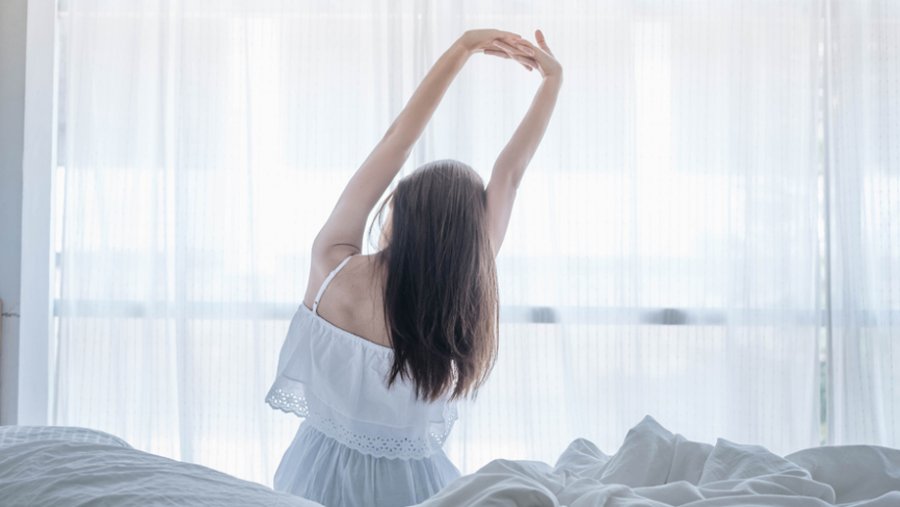8 κακές συνήθειες που πρέπει να κόψετε για να κοιμάστε τέλεια τη νύχτα και να ξυπνάτε χορτάτοι το πρωί