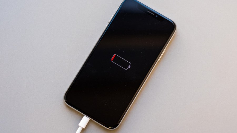 Έχεις θέμα με την μπαταρία του iPhone σου; Η Apple λέει να κάνεις reset!