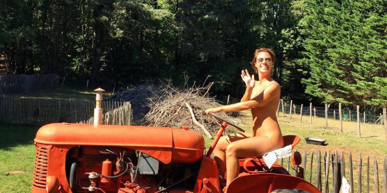Βέλγοι ταξιδιώτες γυρνούν… γυμνοί τον κόσμο και μοιράζονται τις εμπειρίες τους στο Instagram [εικόνες]