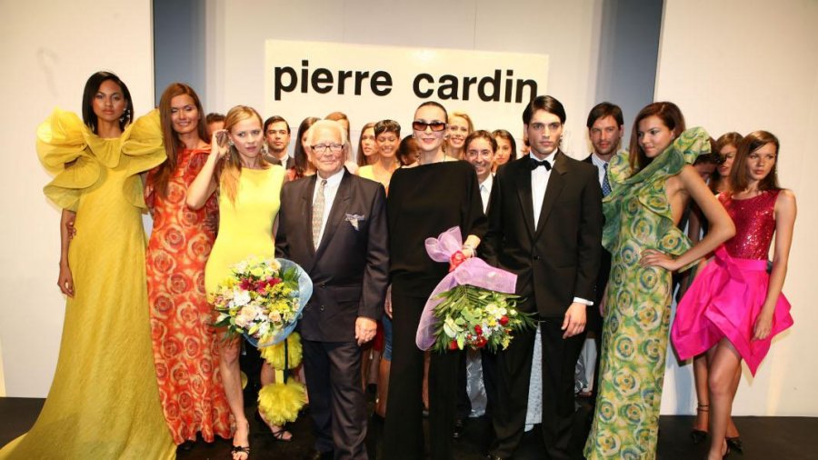 Οταν ο Pierre Cardin διοργάνωσε επίδειξη μόδας στην Αθήνα πριν 14 χρόνια -Με Χοψονίδου, Τουτουνζή, Τσιλίδου [εικόνες]