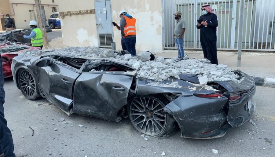 Σαουδική Αραβία: Κατέρρευσε υπόγειο πάρκινγκ κάνοντας τα αυτοκίνητα “χαλκομανίες” [εικόνες + βίντεο]