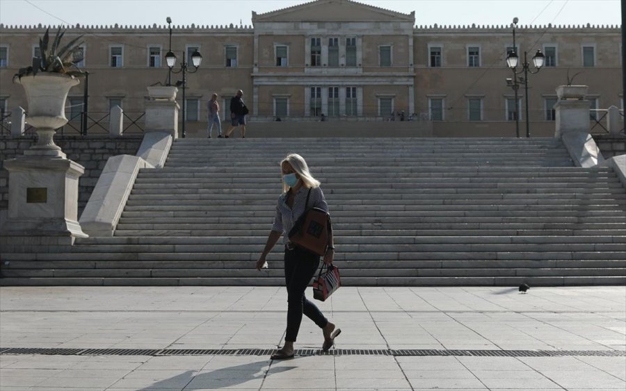 Παράταση lockdown για Αττική-Θεσσαλονίκη, άλλες 18 περιοχές σε «βαθύ κόκκινο», τηλεκπαίδευση σε όλα τα σχολεία