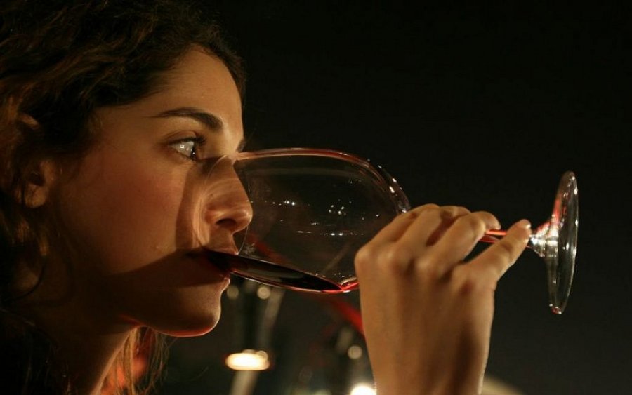 Καλά νέα: Το κρασί μειώνει τις πιθανότητες για εγχείρηση καταρράκτη
