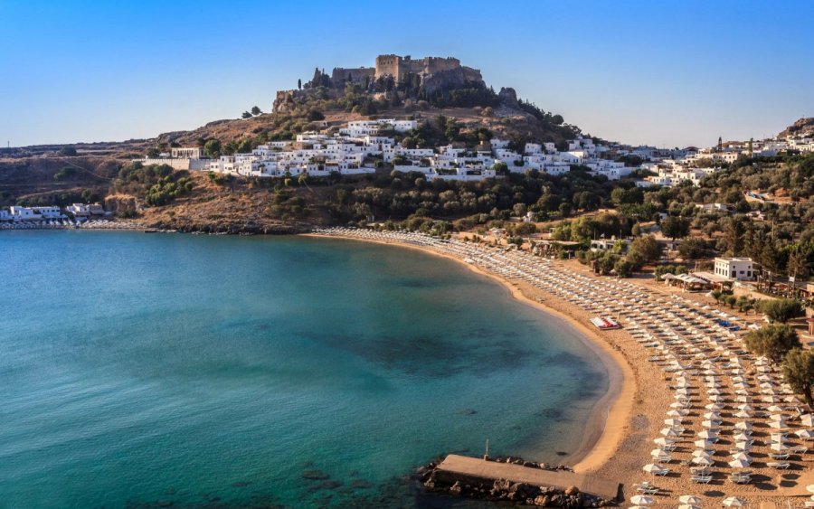 Ελληνίδα έκανε αρνητική κριτική για ξενοδοχείο στο Booking και καλείται να πληρώσει 60.000 ευρώ
