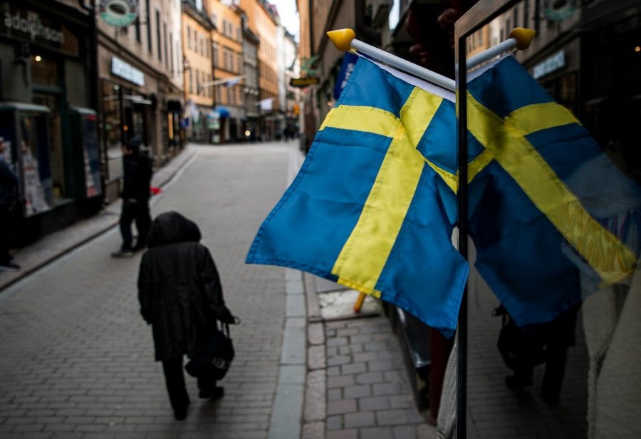 Κορωνοϊός: Η φωτογραφία που συγκρίνει την Ελλάδα με τη Σουηδία αγνοεί έναν αριθμό!
