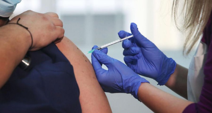Κορωνοϊός: Στους 5,5 μήνες θα ανοίγει η πλατφόρμα για την τρίτη δόση – Ποιο εμβόλιο μπορείτε να επιλέξετε