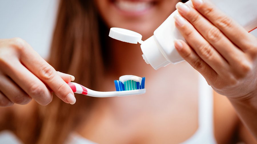 Προσοχή με την οδοντόβουρτσα: Δεν φαντάζεσαι πόσα μικρόβια κουβαλά