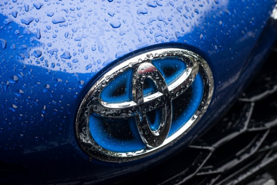 Η Toyota ετοιμάζει τιμόνι που διαστέλλεται ή συστέλλεται για να ειδοποιεί τον οδηγό