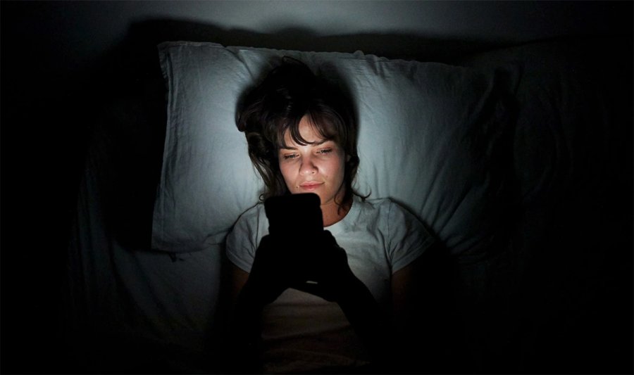 9 πράγματα που δεν πρέπει να κάνετε πριν πάτε για ύπνο