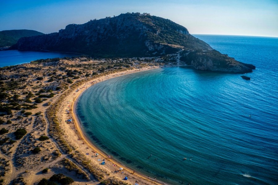 «Τόσο πανέμορφη, που θα δακρύσετε»- Αναγνώστες του Guardian διαλέγουν τις αγαπημένες τους παραλίες στην Ελλάδα