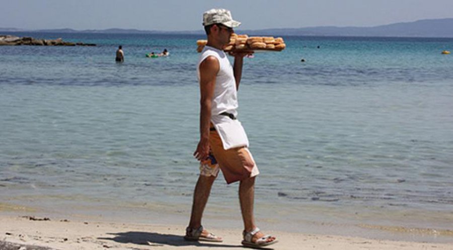 Εξαρθρώθηκε η «μαφία των λουκουμάδων»: Πώς δρούσε το κύκλωμα σε 19 παραλίες της Χαλκιδικής