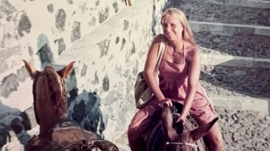 Ήρθε στην Ελλάδα από τις ΗΠΑ για διακοπές το 1971 και γνώρισε τον έρωτα της ζωής της -Στο CNN η ιστορία της