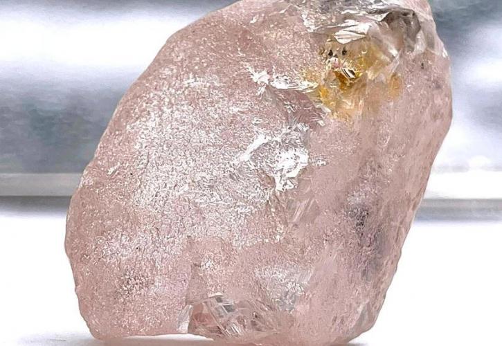 Βρέθηκε ένα σπάνιο ροζ διαμάντι 170 καρατίων και ίσως είναι το μεγαλύτερο των τελευταίων 300 ετών