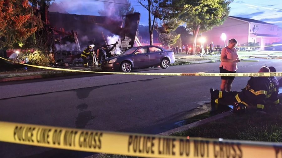 Πυροσβέστης σπεύδει να σβήσει φωτιά σε σπίτι και διαπιστώνει ότι έχουν απανθρακωθεί 10 μέλη της οικογένειάς του