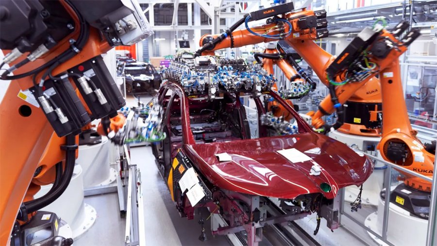 BMW: Η κατασκευή ηλεκτρικών παράγει 40% περισσότερο CO2 σε σχέση με τα εσ. καύσης