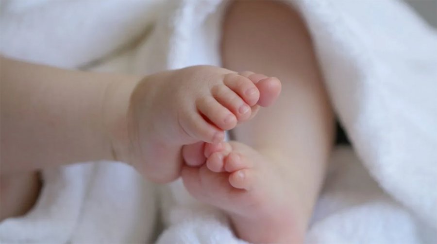 Λάρισα: Ασύλληπτη περιπέτεια για 2 οικογένειες – Μπέρδεψαν τα μωρά τους στο μαιευτήριο!