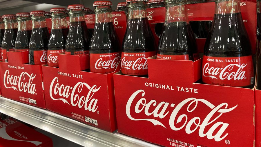 Να γιατί η Coca Cola δεν μας λέει τι έχουν μέσα τα αναψυκτικά της