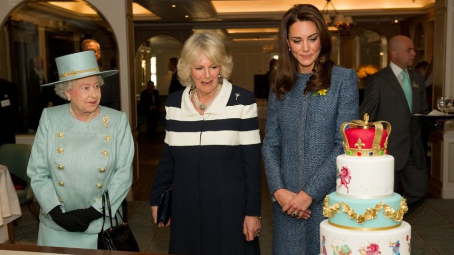 Άρχισε η μοιρασιά: Ποια κοσμήματα, ρούχα και πράγματα της βασίλισσας Ελισάβετ θα πάρουν Κέιτ, Καμίλα και οι άλλοι