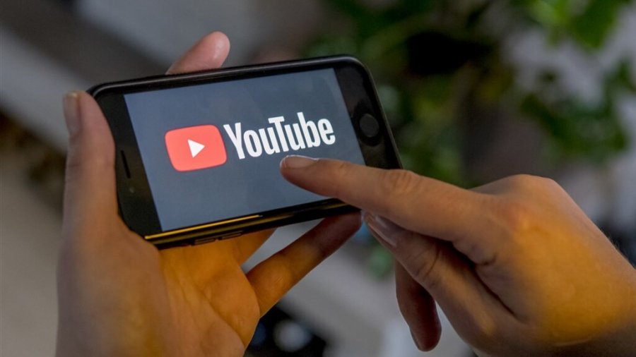 Το YouTube άλλαξε, με νέες λειτουργίες στα κινητά- Τι είναι το κόλπο «pinch to zoom» [βίντεο]