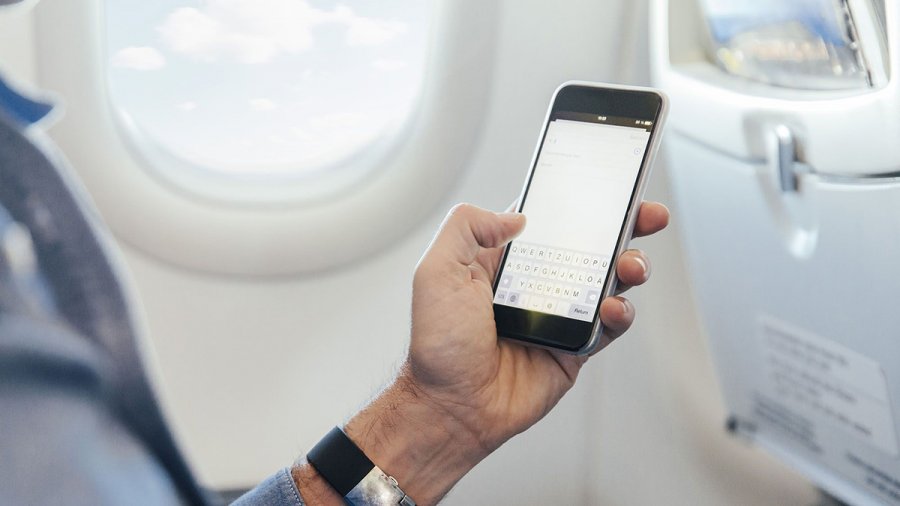 Τέλος στη «λειτουργία πτήσης»: Θα μιλάμε στο κινητό τηλέφωνο με 5G στα αεροπλάνα