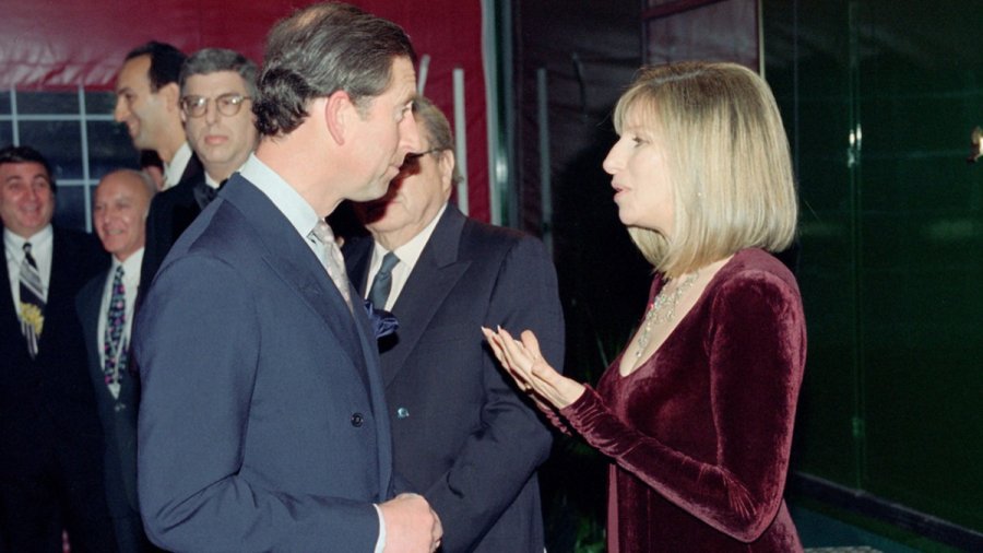 Bild: Ο Κάρολος κάλεσε στην στέψη του την Μπάρμπρα Στρέιζαντ – Φήμες για ερωτική τους σχέση στα 90s