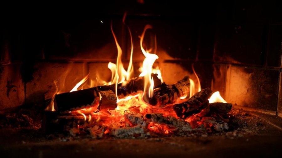 Τα τζάκια στην Αθήνα ευθύνονται όσο και τα αυτοκίνητα για την αύξηση της ατμοσφαιρικής ρύπανσης
