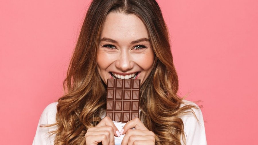 Γιατί κάθε φορά που τρώμε σοκολάτα νιώθουμε χαρούμενοι;