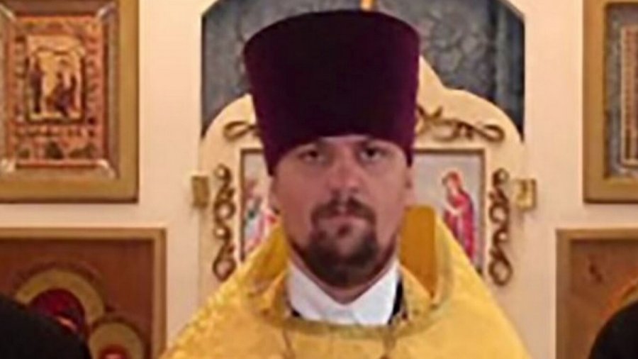Σοκ στην τοπική κοινωνία από φρικτό έγκλημα: 40χρονος Παπάς αποκεφάλισε τη σύζυγό του μπροστά στα παιδιά τους