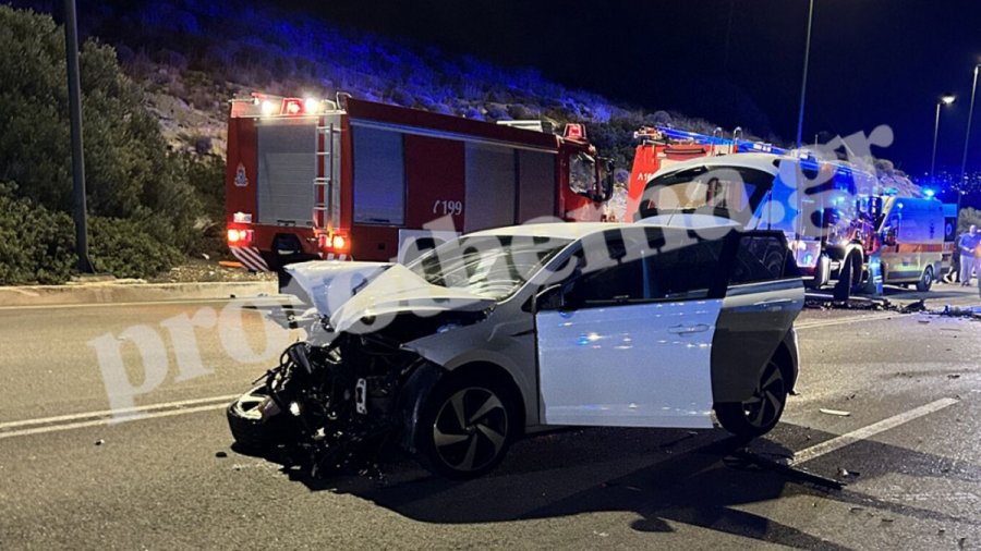 Σοκαριστικές εικόνες από το τροχαίο δυστύχημα με τις δυο νεαρές στη Βάρκιζα- Πώς έγινε η μετωπική σύγκρουση
