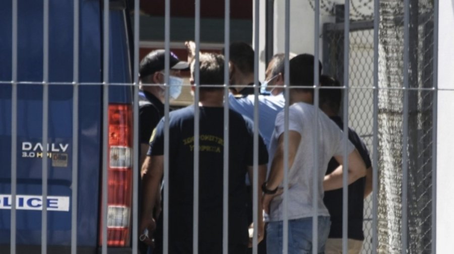 Αποκάλυψη: Βιαστές, ληστές και εγκληματίες αποφυλακίζονται υπό όρους και δεν εμφανίζονται ποτέ στα αστυνομικά τμήματα!