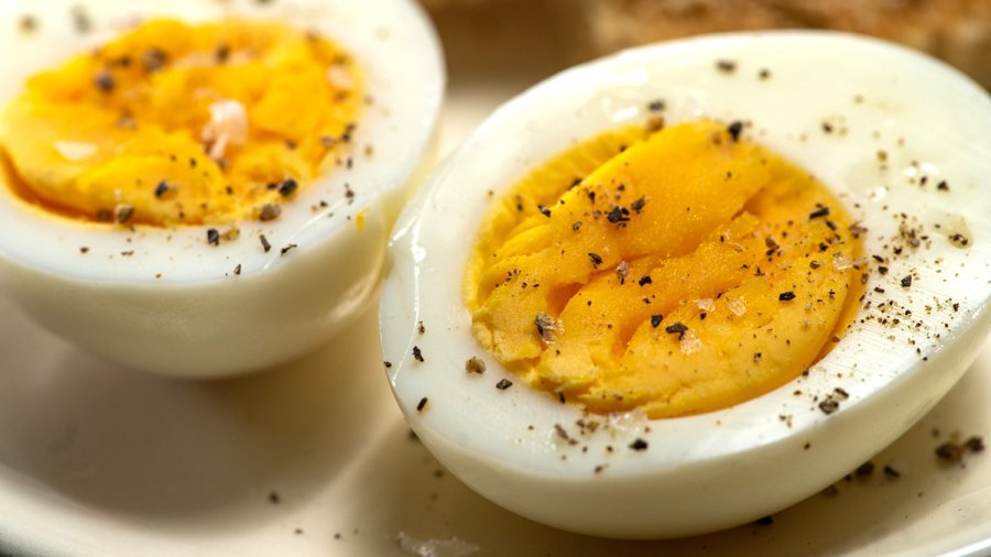 Τι είναι η δίαιτα των βραστών αυγών που έχει γίνει viral στο TikTok (vid)
