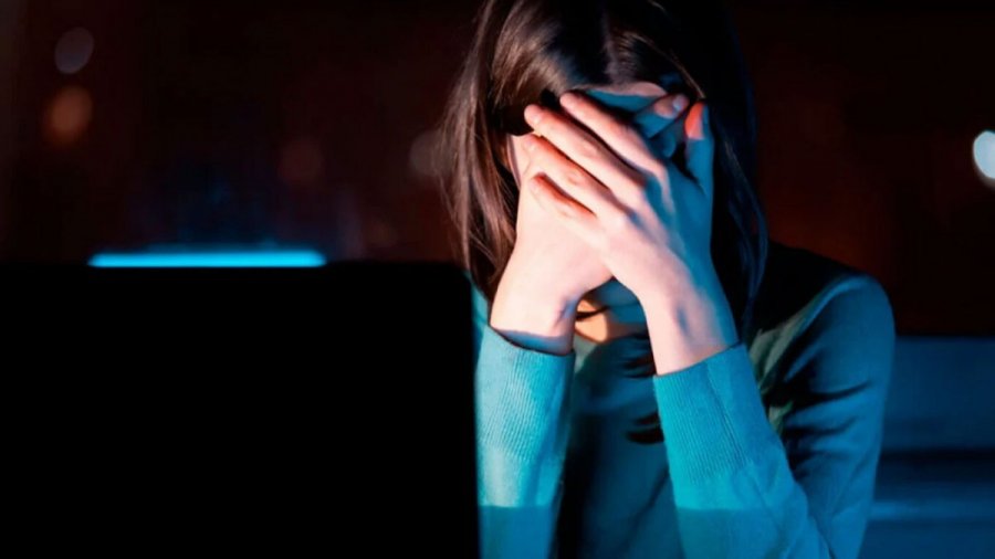 Άνδρας ανέβαζε γυμνές φωτογραφίες 44χρονης στο Ίντερνετ – Προσπάθησε να αυτοκτονήσει πριν συλληφθεί στη Θεσσαλονίκη