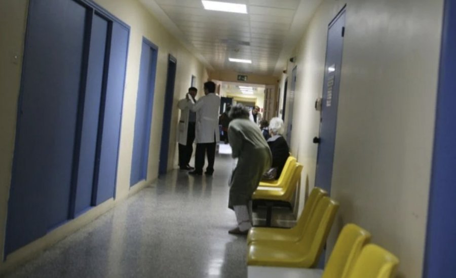 Πτολεμαΐδα: Το ξέσπασμα της μητέρας του βρέφους όταν έμαθε ότι πέθανε -Όρμησε στον γιατρό και τον χτυπούσε