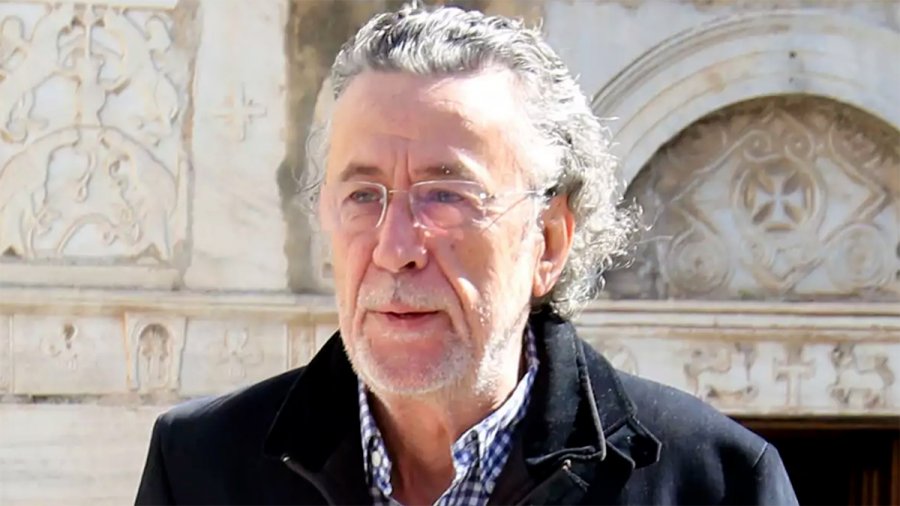 «Είναι ψεκασμένοι»: Η φωτό του Μάκη Τριανταφυλλόπουλου απ’ το Καραϊσκάκη που έγινε viral [εικόνα]