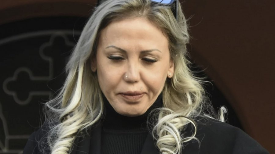 Συγκλονίζει η Άννα Φλωρινιώτη: Δεν είπαμε στον αδελφό μου ότι ο καρκίνος είχε κάνει μετάσταση στον εγκέφαλο