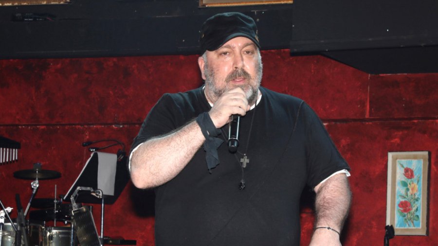 Γιώργος Αλκαίος: Εγώ να φέρω παιδιά σε αυτόν τον πλανήτη, είστε όλοι τρελοί;