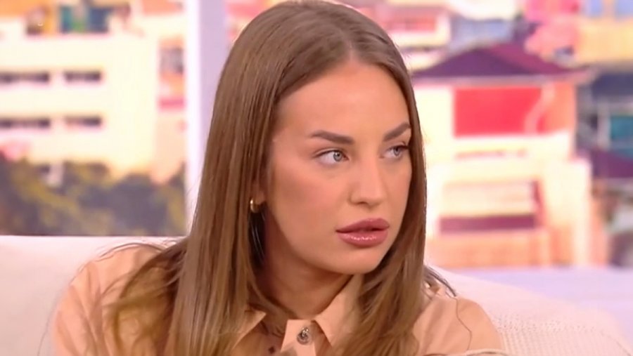 Ανδρομάχη: Ήμουν 16 χρονών όταν με εκβίαζαν με γυμνές μου φωτογραφίες