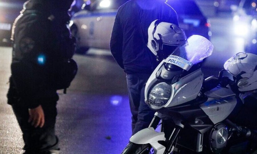 Κόρινθος: Ρομά ξυλοκόπησαν και τραυμάτισαν αστυνομικό της ομάδας ΔΙ.ΑΣ.