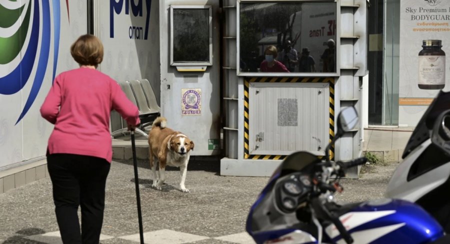 Γυναικοκτονία: «Ξηλώνονται» άλλοι τέσσερις από το Α.Τ. Αγίων Αναργύρων, μετά τον διοικητή και τον τηλεφωνητή του «100»
