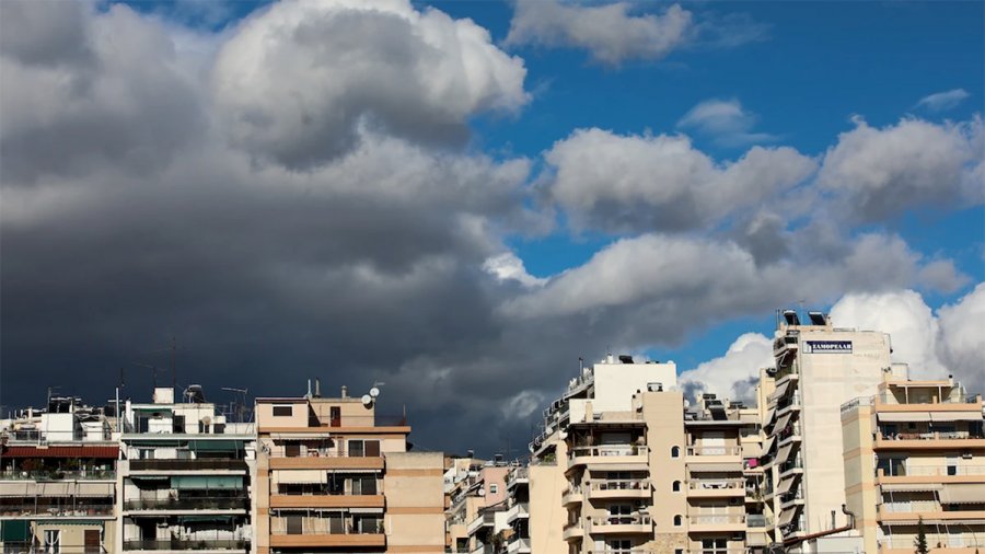 Άνοιξη το Σάββατο, χαλάει ο καιρός την Κυριακή -Πού θα βρέξει