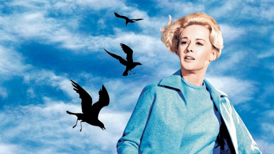 «Τα Πουλιά»: Οι τρομακτικές αληθινές ιστορίες πίσω από τα γυρίσματα της εμβληματικής ταινίας του Χίτσκοκ