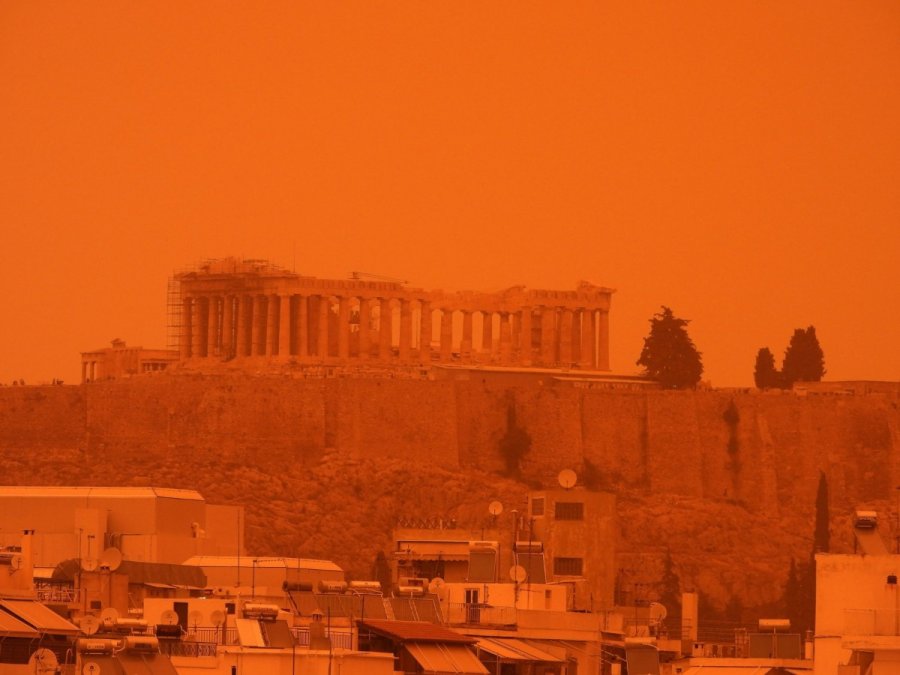 Αφρικανική σκόνη: Τι έδειξε το ηλεκτρονικό μικροσκόπιο – Ποιες χημικές ουσίες εντοπίστηκαν στην Αττική