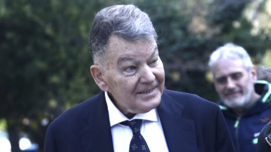 Αλέξης Κούγιας: «Δημοσιοποιώ αυτή τη φωτογραφία για να βουλώσουν το στόμα τους οι συκοφάντες που με λένε ομοφοβικό»