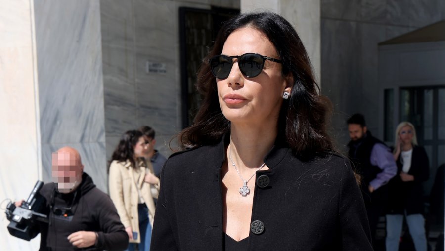 Η Εύη Βατίδου αποκαλύπτει για πρώτη φορά πώς βιοπορίζεται [εικόνες]