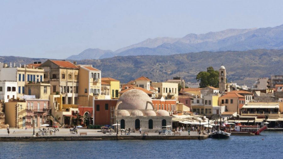 Εφιάλτης η στέγαση στην Κρήτη: Ιδιοκτήτης έκοψε ρεύμα και νερό σε εκπαιδευτικό για να τη διώξει από το σπίτι – Θα μείνει σε κάμπινγκ μέχρι να κλείσουν τα σχολεία