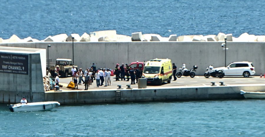 Δεν ήταν πιστοποιημένο για το ελικοδρόμιο της μαρίνας Βουλιαγμένης το ελικόπτερο που έπεσε – Βίντεο από τη στιγμή της πτώσης